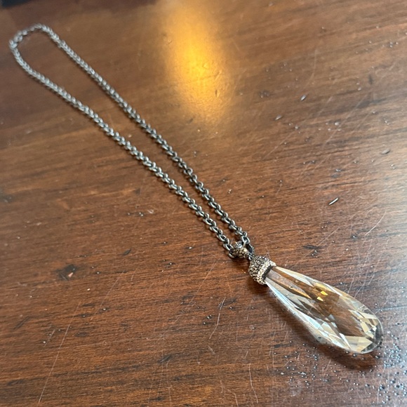 Elegant Silver and Crystal Teardrop Necklace - Picture 1 of 1